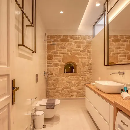 Апартаменты The White House Luxurious & The Little White House Koukounara (Chania)