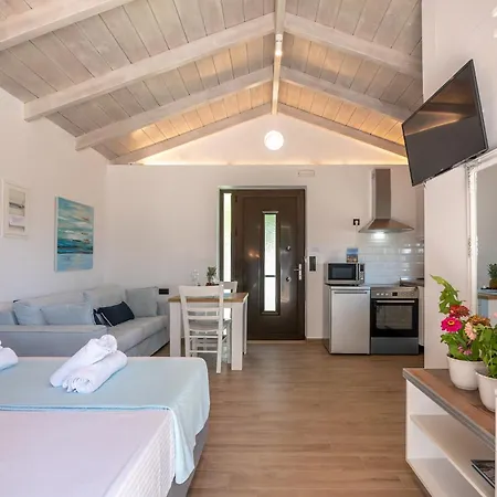 Апартаменты The White House Luxurious & The Little White House Koukounara (Chania)