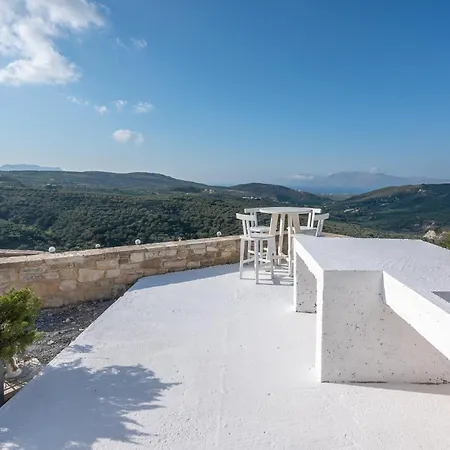 The White House Luxurious & The Little White House Апартаменты Koukounara (Chania)